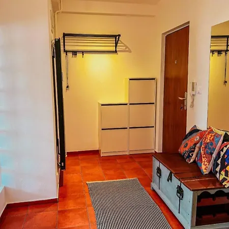 Orient Pri Hokejovom štadióne * Bratislava